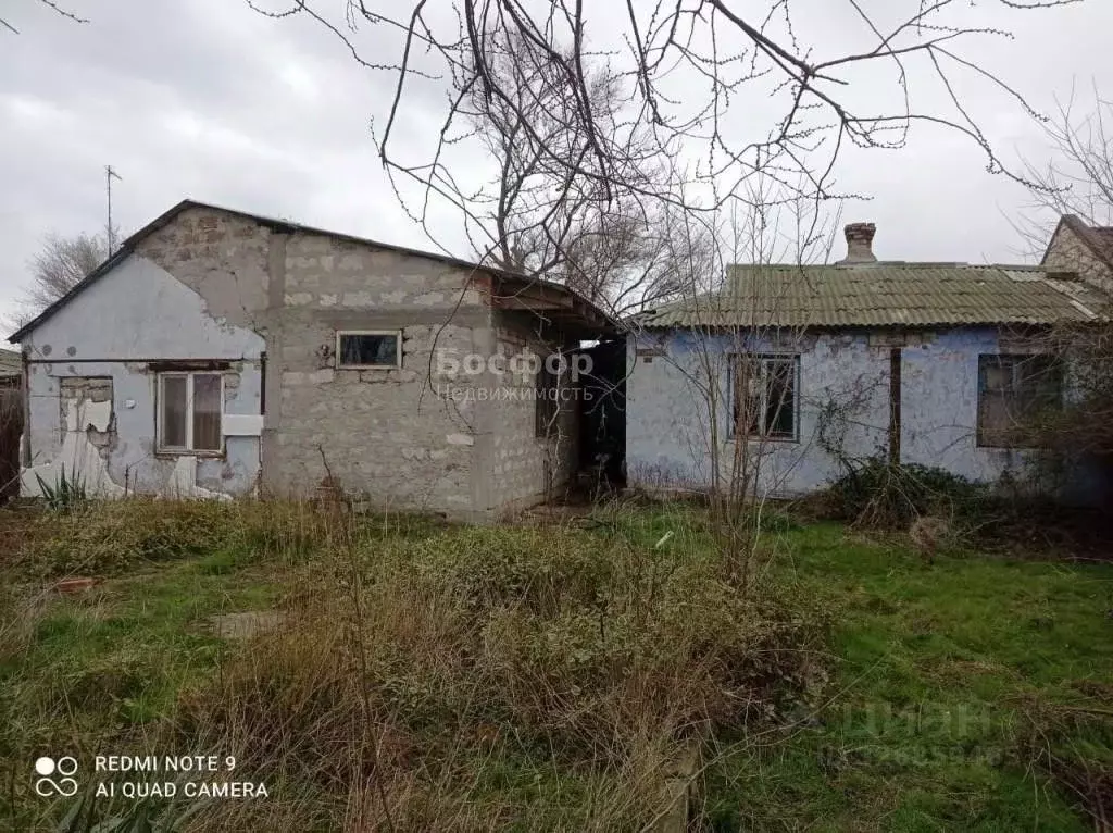 Дом в Крым, Ленинский район, с. Батальное ул. Дубинина (40 м) - Фото 1