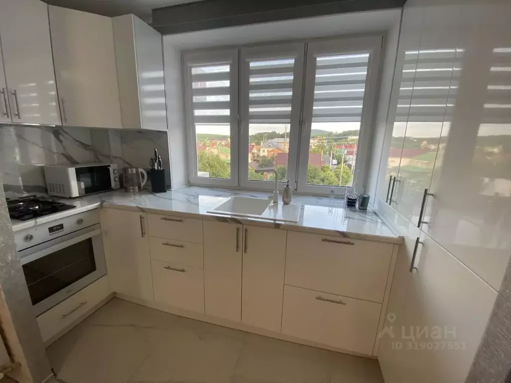 2-к кв. Краснодарский край, Горячий Ключ Псекупская ул., 87 (70.0 м) - Фото 1