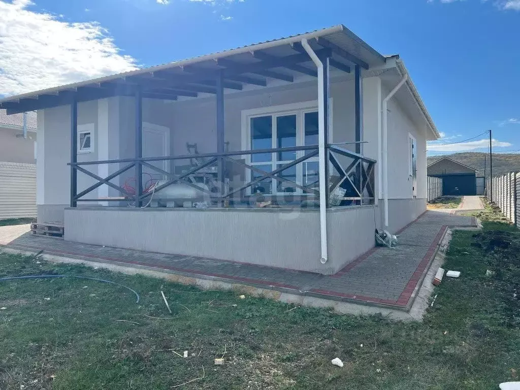 Дом в Крым, Симферопольский район, с. Урожайное ул. 8 Марта (125 м) - Фото 1