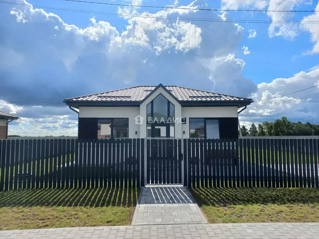 Дом в Калининградская область, Гурьевский муниципальный округ, пос. ... - Фото 1