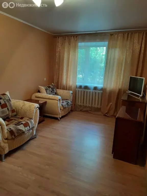 2-комнатная квартира: Каменск-Шахтинский, улица Ворошилова (43 м) - Фото 1