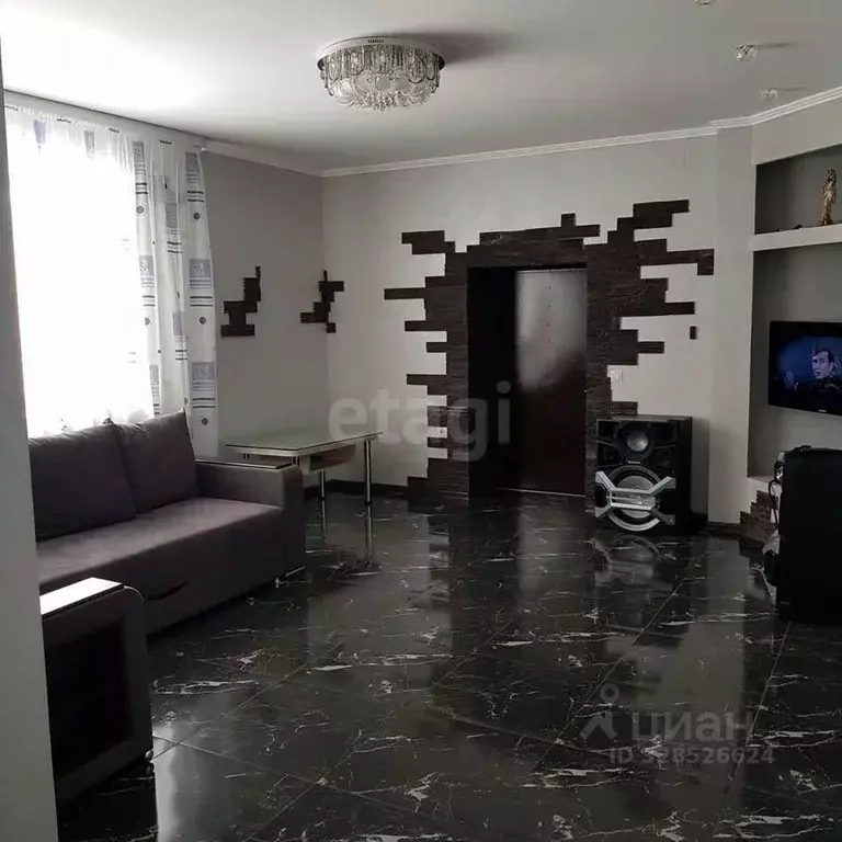 Дом в Алтайский край, Барнаул Кленовая ул., 108 (350 м) - Фото 1