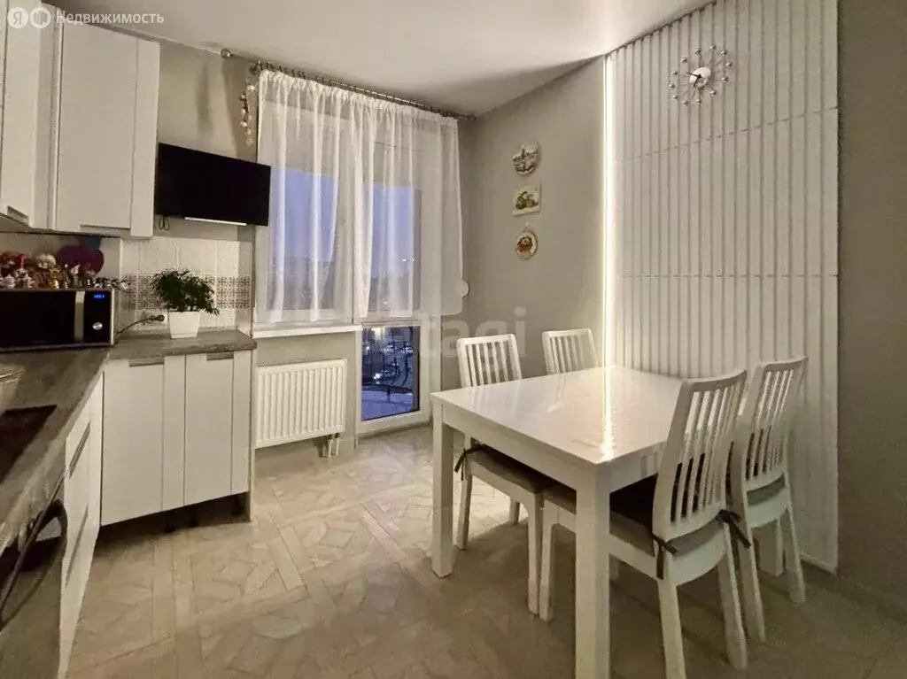 3-комнатная квартира: Калининград, Орудийная улица, 30Б (80 м) - Фото 1