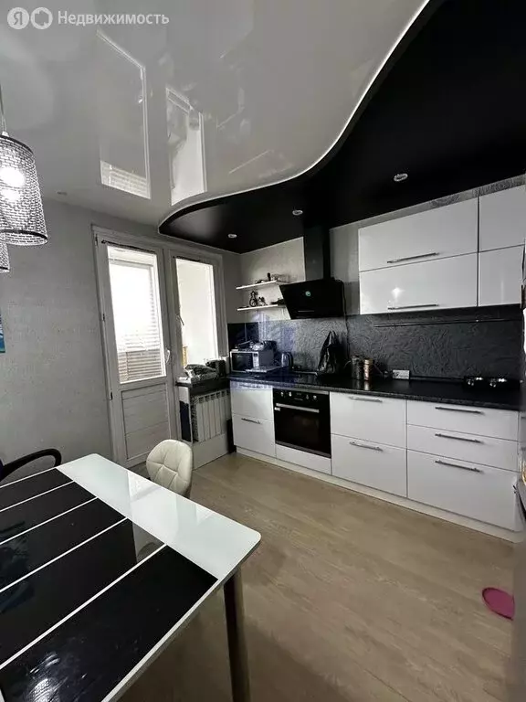 2-комнатная квартира: Новочебоксарск, Речной бульвар, 4к3 (60 м) - Фото 0