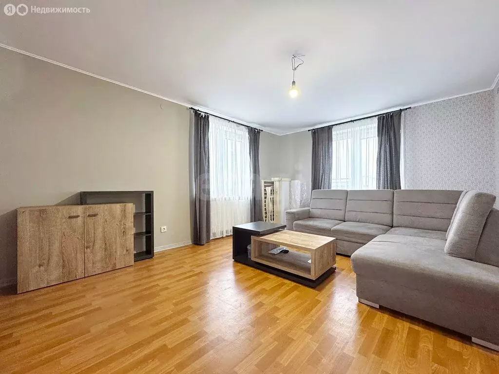 3-комнатная квартира: посёлок Луговое, улица Мира, 43 (96.4 м) - Фото 1