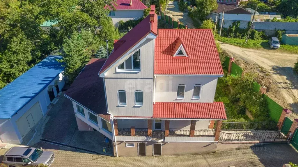 Дом в Приморский край, Владивосток Радужная ул., 7 (380 м) - Фото 0