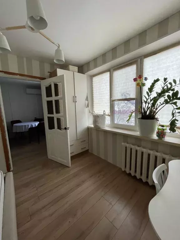 Квартира, 4 комнаты, 61.6 м - Фото 0