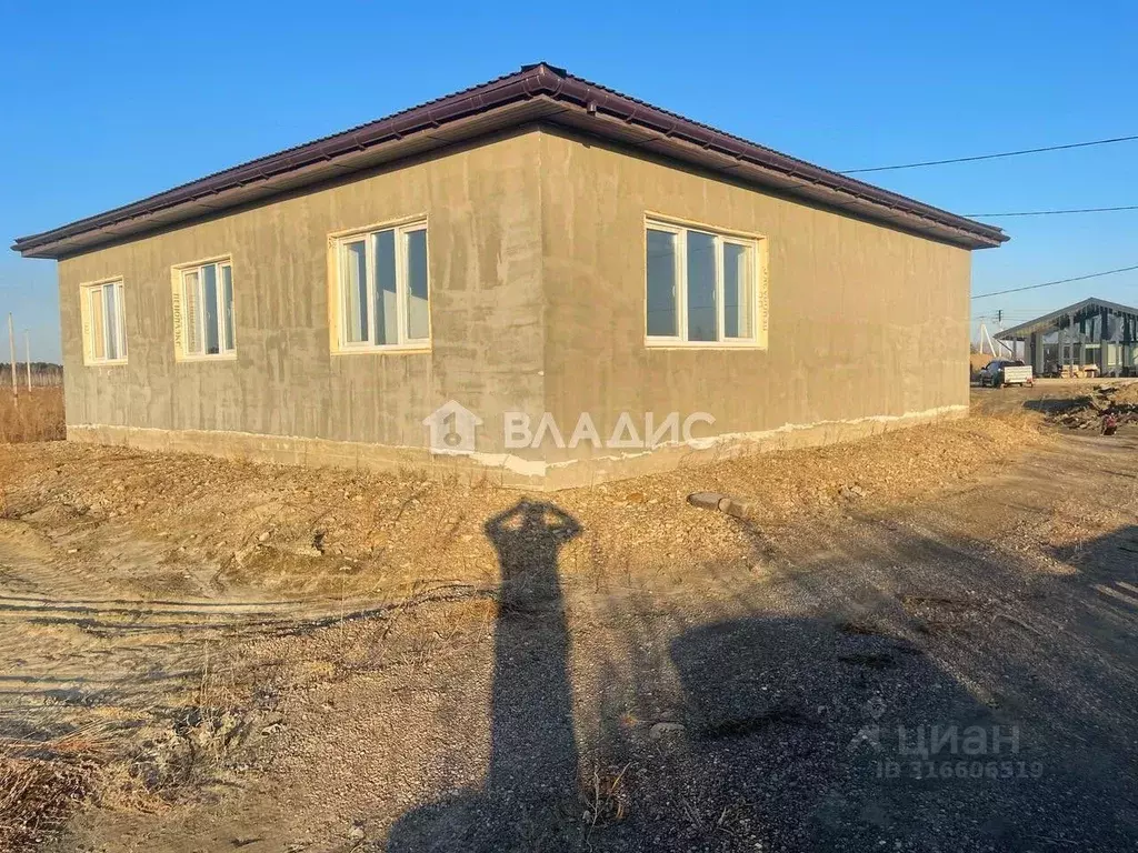 Дом в Иркутская область, Ангарск ул. 4-я Строителей, 6 (100 м) - Фото 0