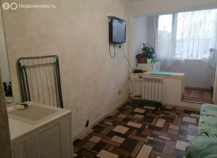 Квартира-студия: Тюмень, улица Газовиков, 18 (14 м) - Фото 2