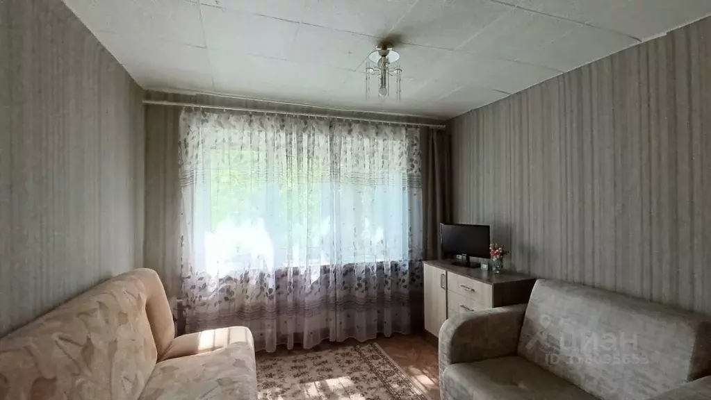 Комната Омская область, Омск просп. Космический, 18 (17.8 м) - Фото 0