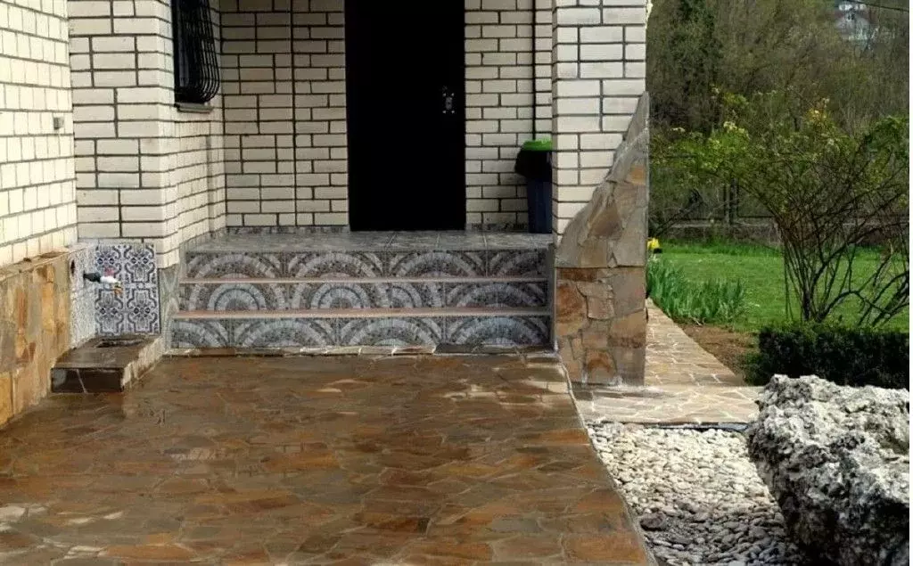 Дом в Крым, Бахчисарайский район, Куйбышевское с/пос, с. Высокое  (200 ... - Фото 2