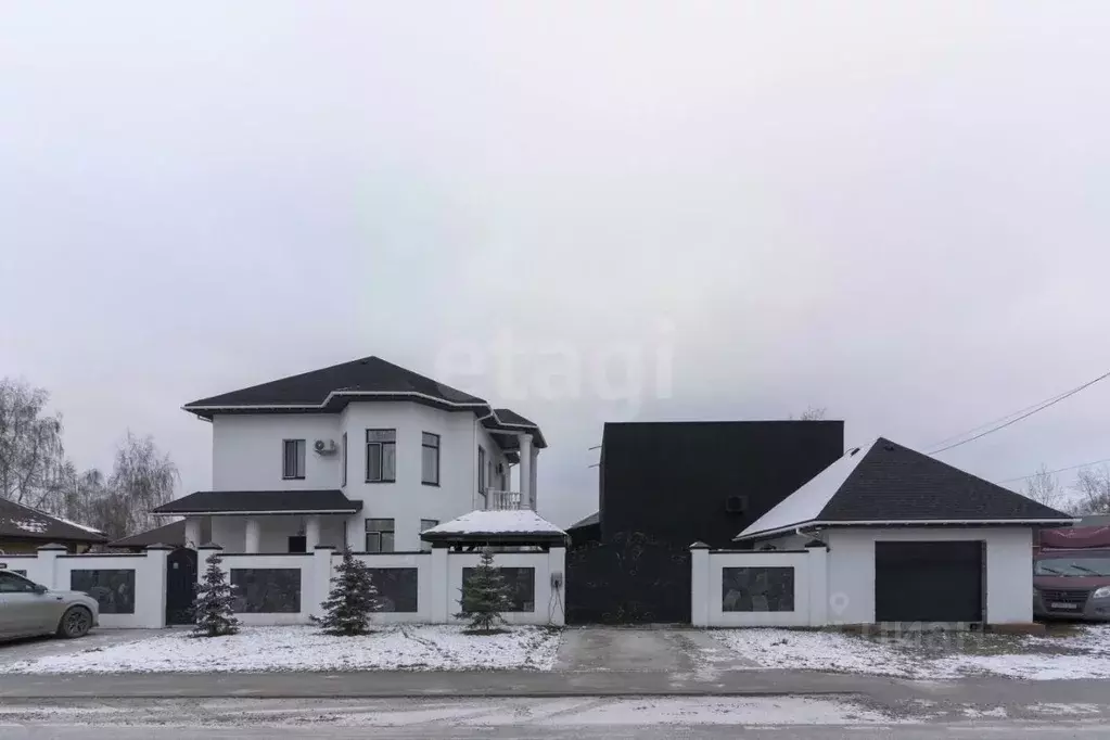 Дом в Тюменская область, Тюмень ул. Возрождения (319 м) - Фото 1