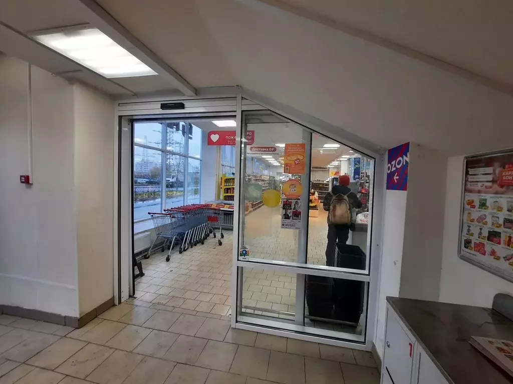 Помещение свободного назначения в Санкт-Петербург ул. Шелгунова, 12 ... - Фото 1