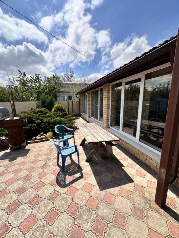 Дом в Краснодарский край, Темрюк ул. Гагарина, 172/1 (124 м) - Фото 1