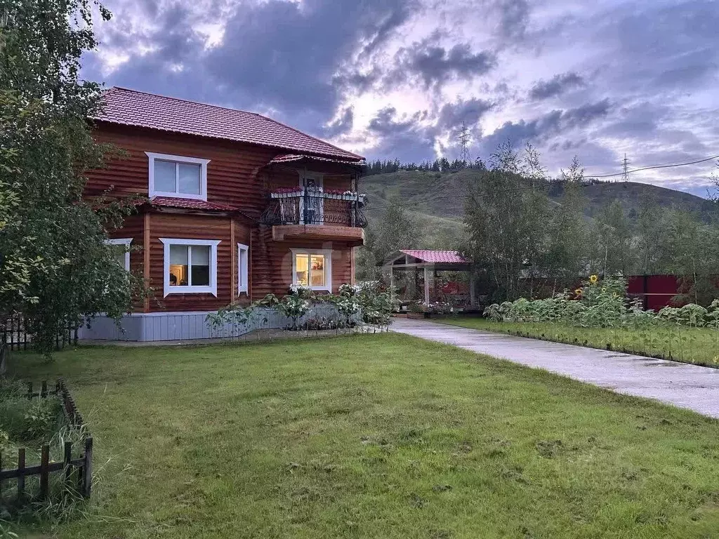 Дом в Саха (Якутия), Якутск Север ДСК,  (202 м) - Фото 1