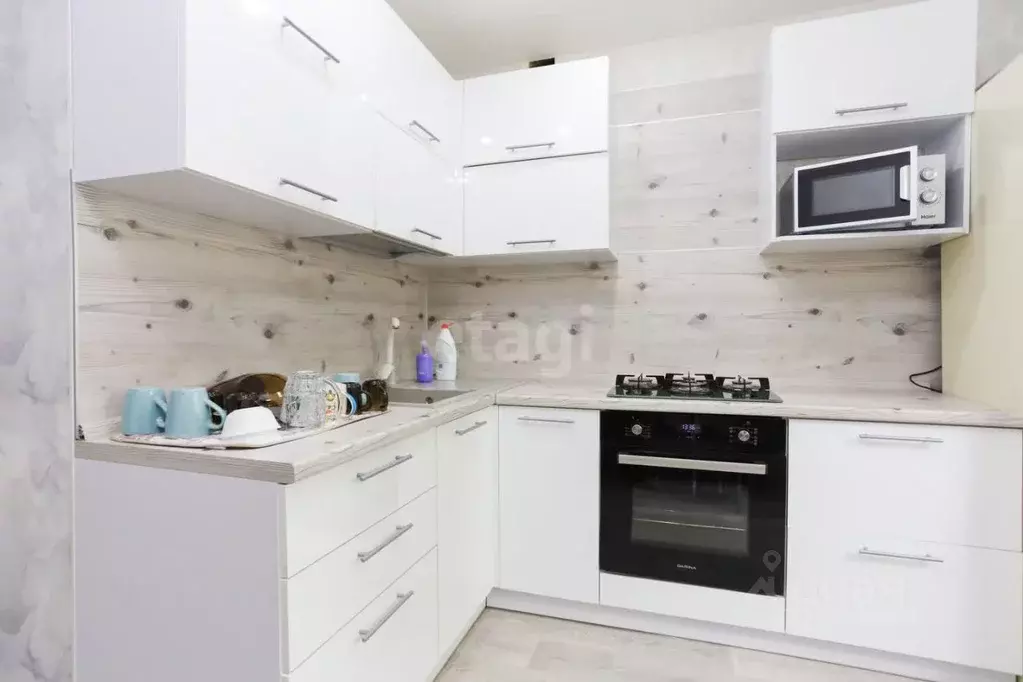 3-к кв. Иркутская область, Ангарск 12А мкр, 9 (65.6 м) - Фото 0