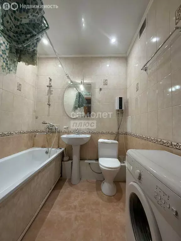 1-комнатная квартира: Екатеринбург, улица Бажова, 68 (42.8 м) - Фото 1