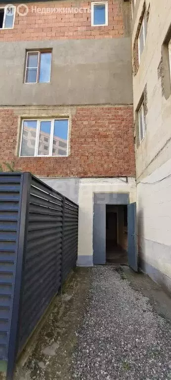 Квартира-студия: Махачкала, проспект Насрутдинова, 272Бк2 (135 м) - Фото 2