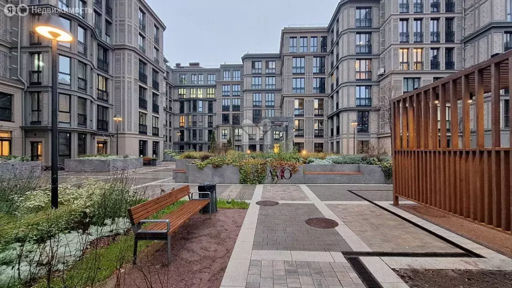 3-комнатная квартира: Санкт-Петербург, 12-я линия Васильевского ... - Фото 2