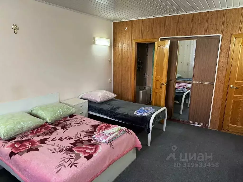 Дом в Краснодарский край, Геленджик ул. Леселидзе, 31 (50 м) - Фото 1