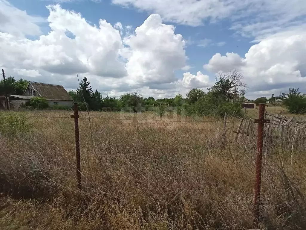 Участок в Волгоградская область, Среднеахтубинский район, Кировское ... - Фото 1
