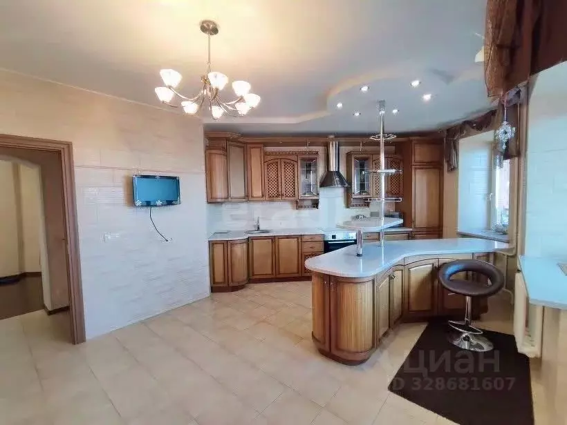 3-к кв. Тюменская область, Тюмень ул. Чернышевского, 2б (109.3 м) - Фото 1