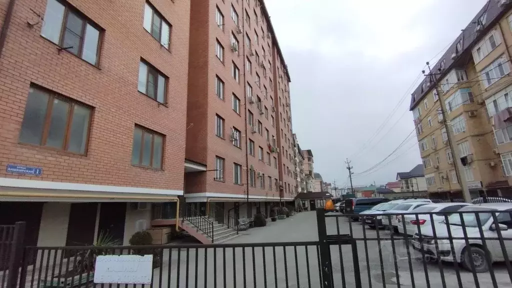 2-к кв. Дагестан, Махачкала ул. Башкирская, 1 (80.0 м) - Фото 0