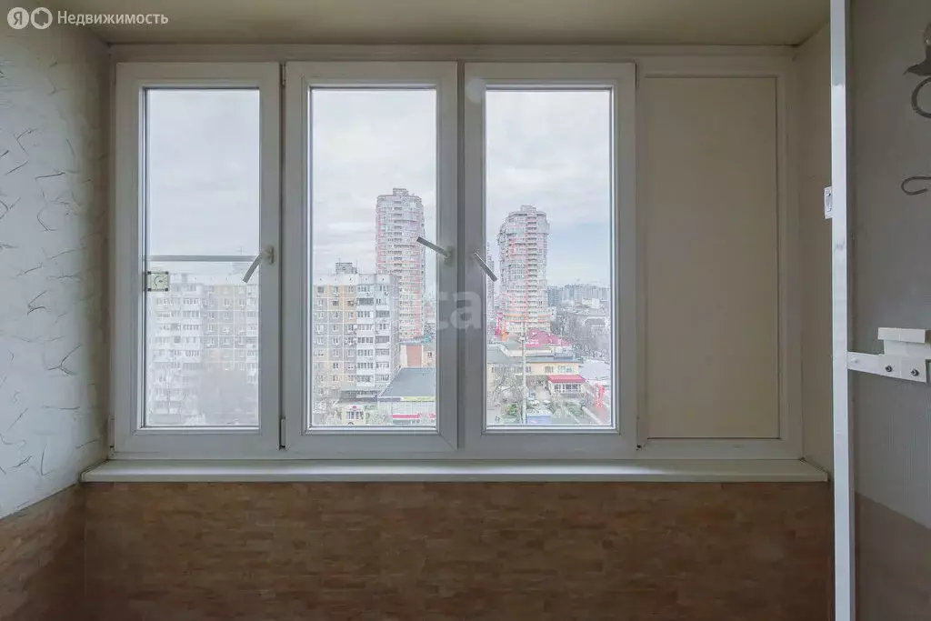 3-комнатная квартира: Краснодар, Ставропольская улица, 184 (62.8 м) - Фото 1