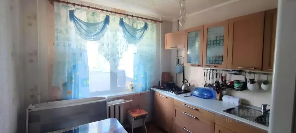 3-к кв. Омская область, Марьяновка рп ул. Пролетарская, 64А (64.0 м) - Фото 0