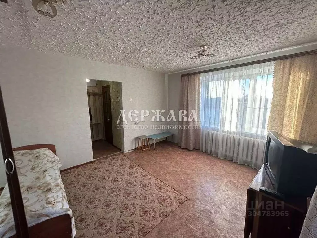 1-к кв. Белгородская область, Старый Оскол Интернациональный мкр, 28 ... - Фото 0
