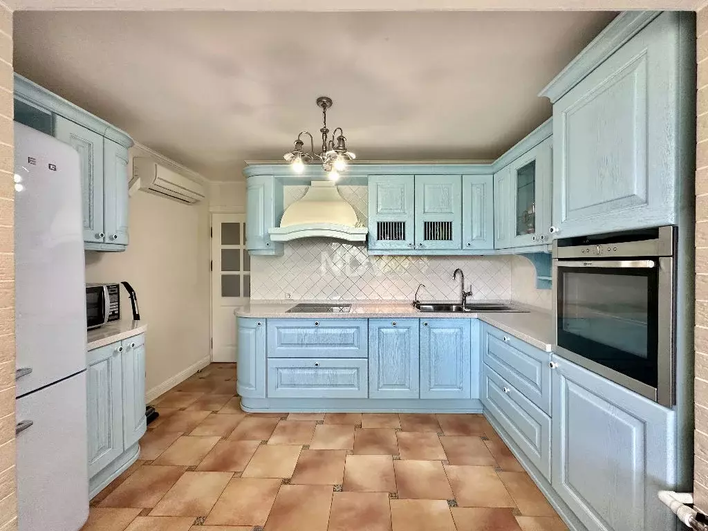 Продается 4-комнатная квартира - Фото 2