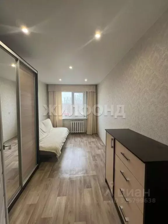 3-к кв. Кемеровская область, Кемерово ул. Федоровского, 24 (62.6 м) - Фото 0
