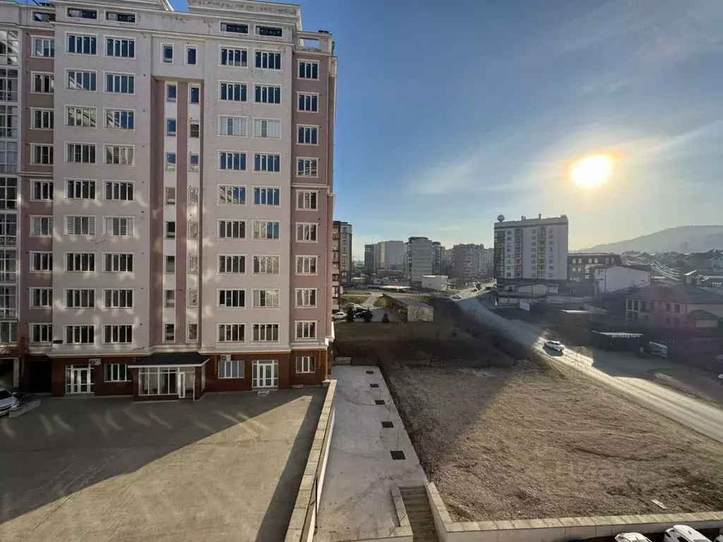 2-к кв. Кабардино-Балкария, Нальчик ул. Атажукина, 12к1 (60.0 м) - Фото 0