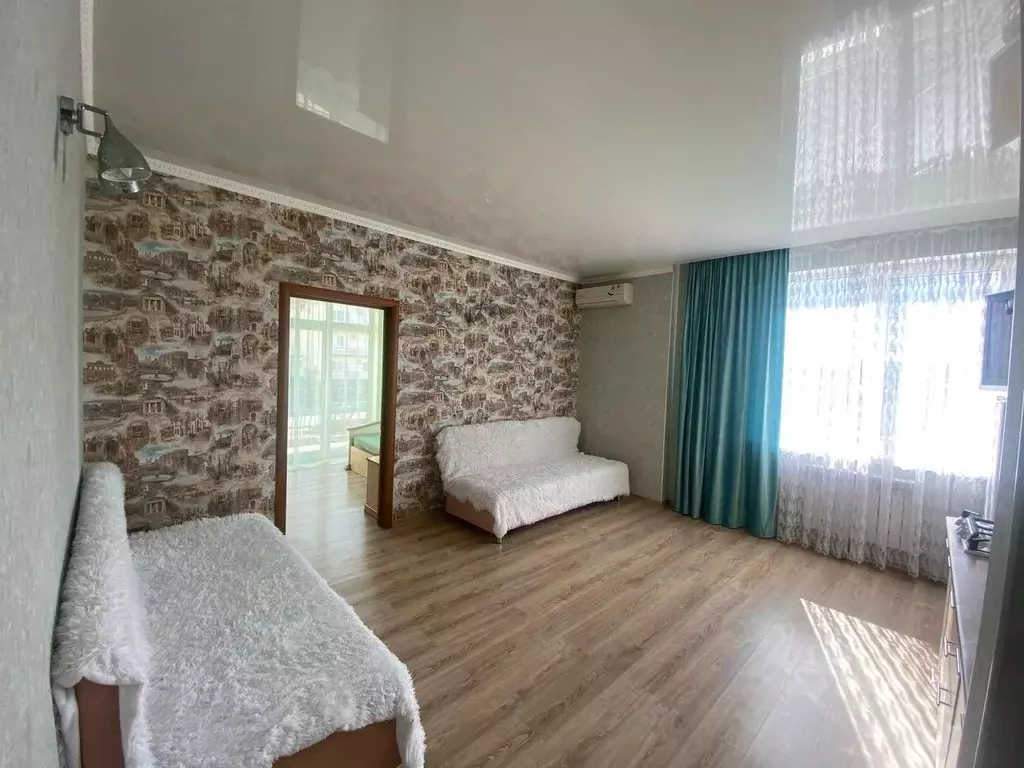 2-к кв. Краснодарский край, Геленджик ул. Дзержинского, 2 (54.0 м) - Фото 0