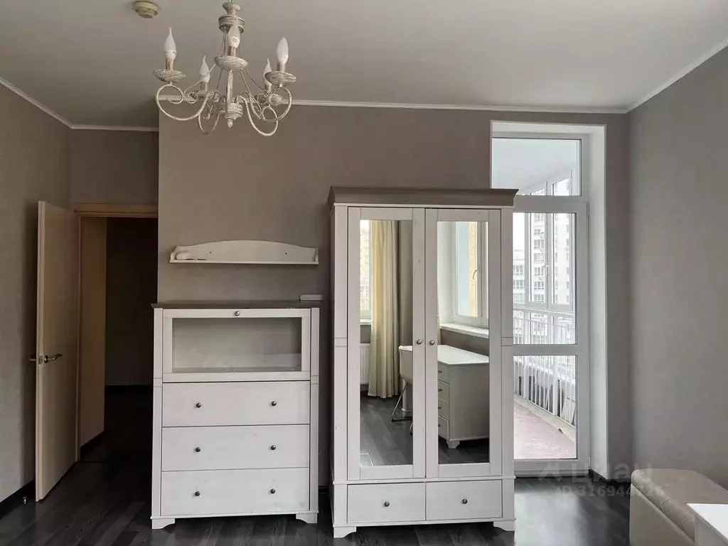 3-к кв. Свердловская область, Екатеринбург ул. Токарей, 27к2 (93.0 м) - Фото 1