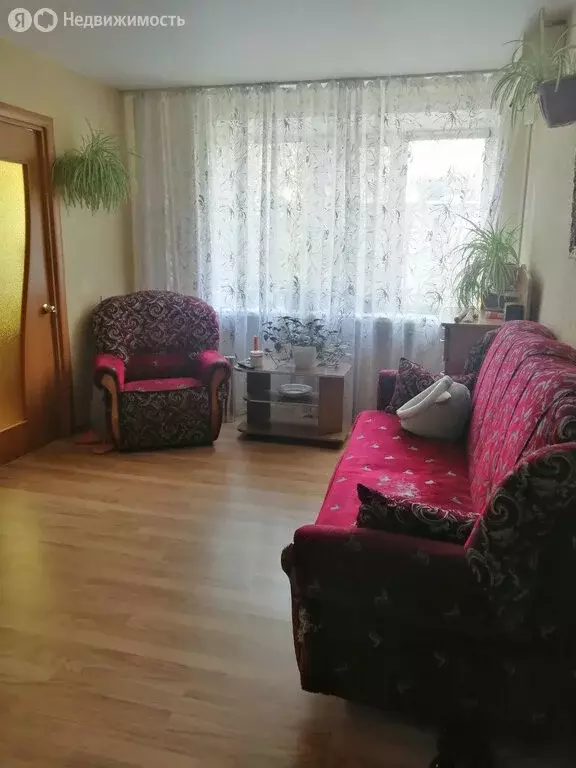 4-комнатная квартира: Брянск, улица Пушкина, 74 (61.9 м) - Фото 1