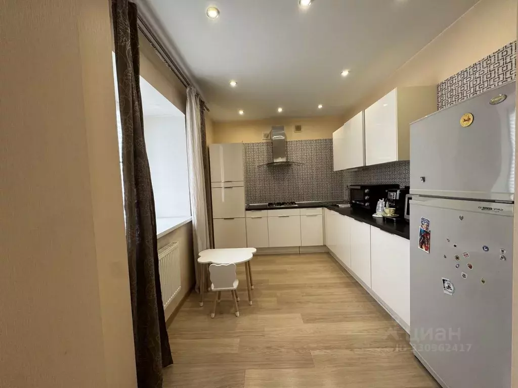 2-к кв. Татарстан, Казань ул. Болотникова, 9 (77.8 м) - Фото 1