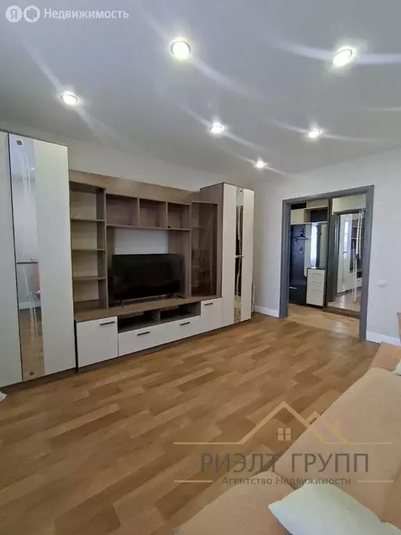 3-комнатная квартира: Казань, улица Академика Павлова, 23 (63.3 м) - Фото 0