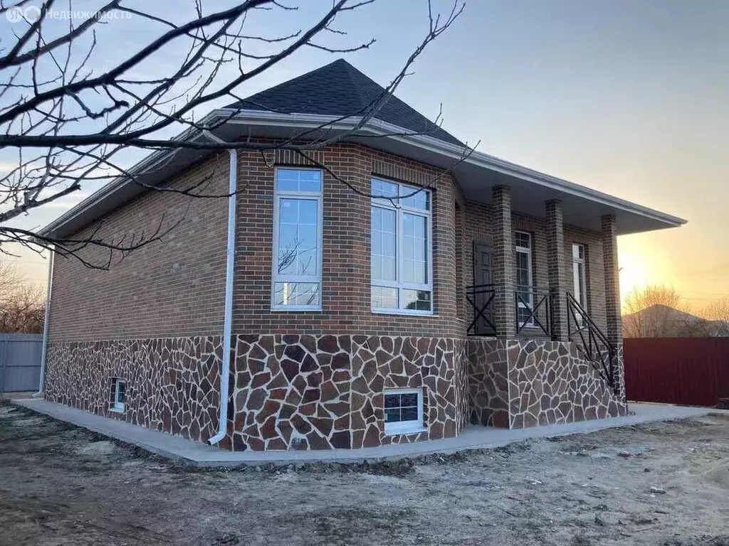 Дом в Астрахань, микрорайон Завод имени 30-летия Октября, 2-я Степная ... - Фото 1