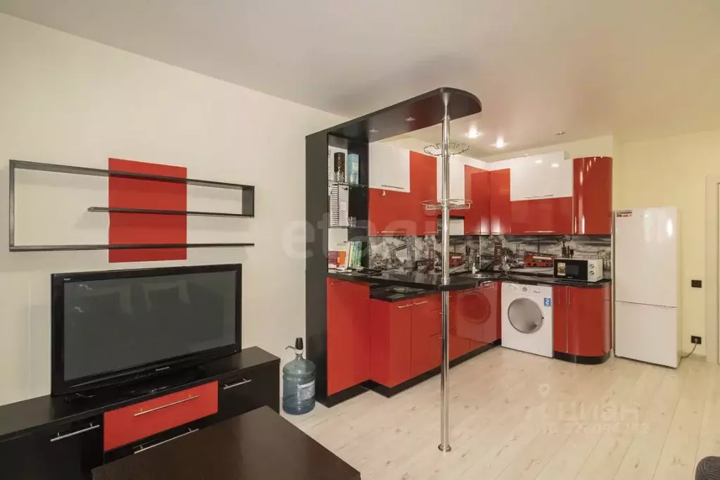 Студия Тюменская область, Тюмень ул. Дмитрия Менделеева, 2 (30.7 м) - Фото 1