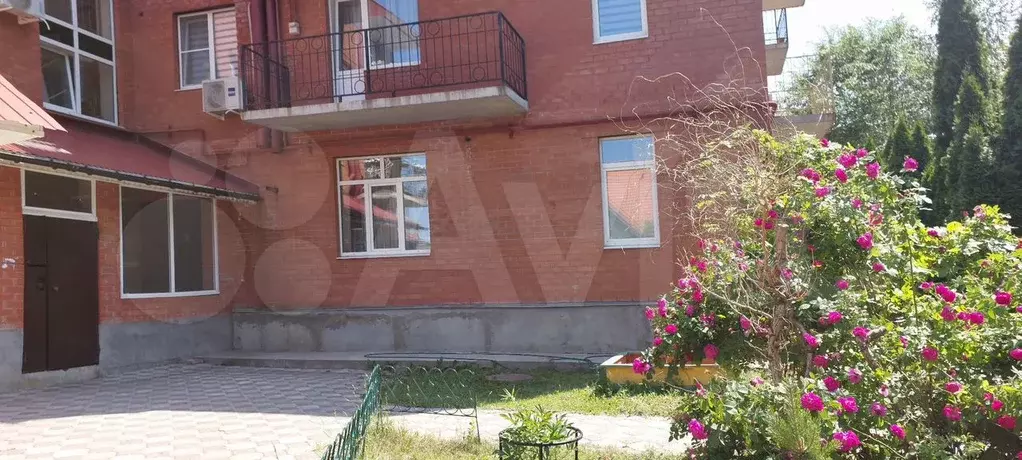 2-к. квартира, 60 м, 1/3 эт. - Фото 1