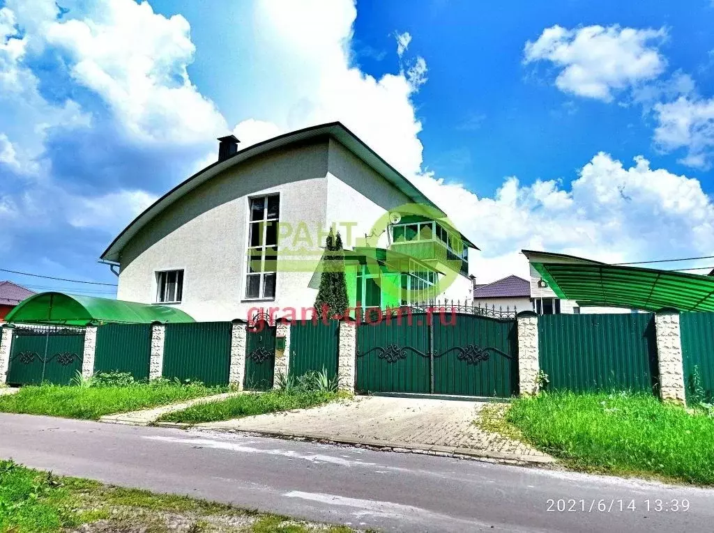 Дом в Белгородская область, Белгородский район, Тавровское с/пос, с. ... - Фото 0