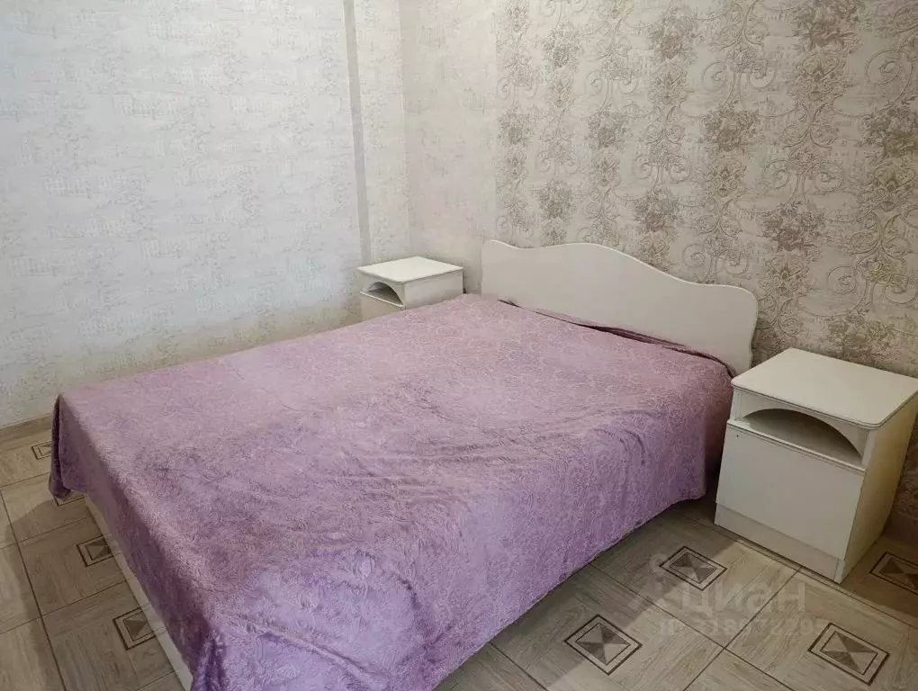 1-к кв. Краснодарский край, Горячий Ключ ул. Кириченко, 7 (43.0 м) - Фото 0