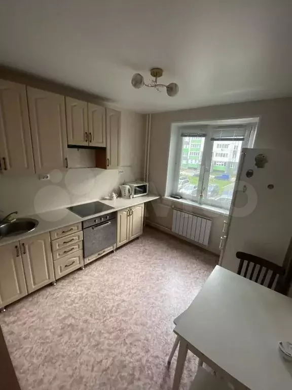 2-к. квартира, 56 м, 2/10 эт. - Фото 0