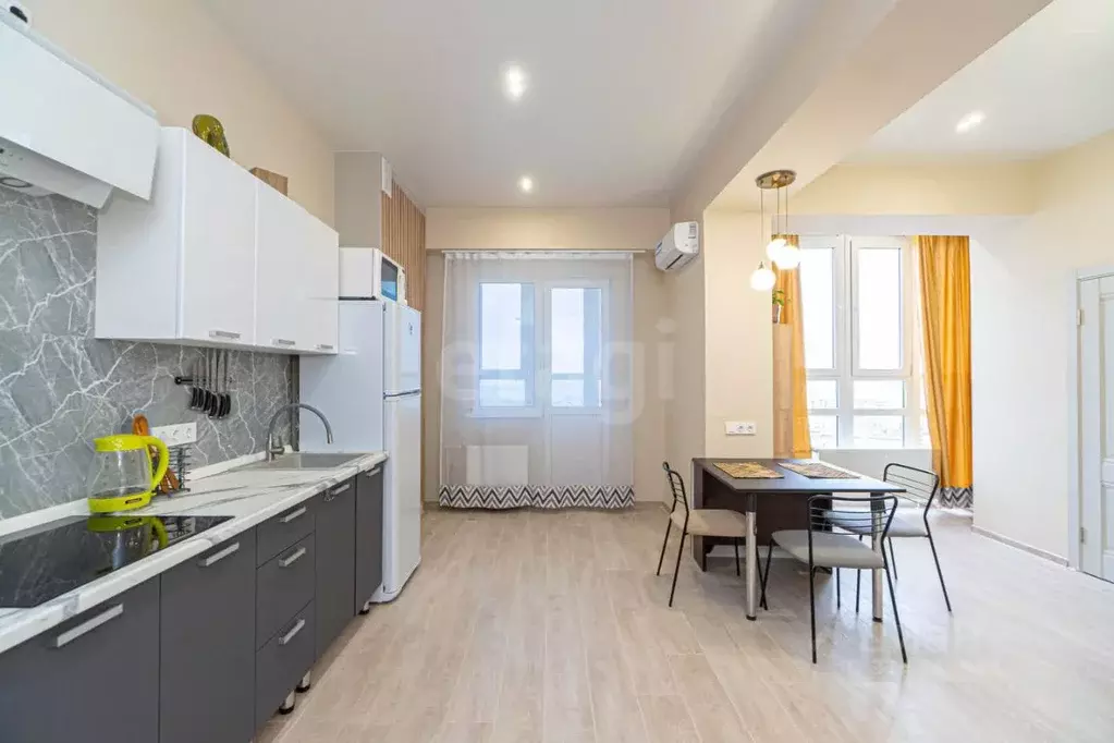 2-к кв. Севастополь ул. Александра Маринеско, 1Бк3 (62.4 м) - Фото 0