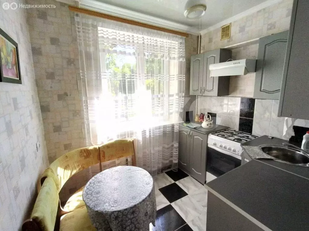 2-комнатная квартира: Кореновск, Комсомольская улица, 35 (42.6 м) - Фото 0