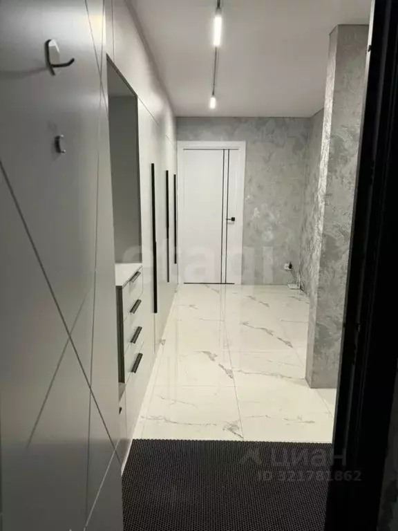 3-к кв. Ямало-Ненецкий АО, Новый Уренгой Мирный мкр, 3/1 (65.7 м) - Фото 1