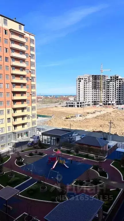 2-к кв. Дагестан, Каспийск просп. Акулиничева, 33А (75.0 м) - Фото 1