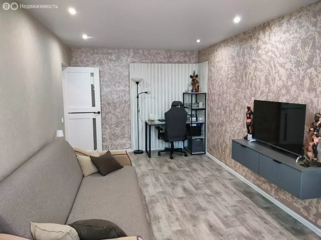 2-комнатная квартира: Комсомольск-на-Амуре, улица Гамарника, 17к2 (45 ... - Фото 2