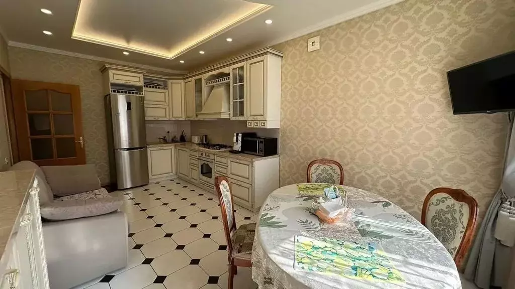 2-к кв. Татарстан, Казань ул. Маршала Чуйкова, 65 (87.0 м) - Фото 1